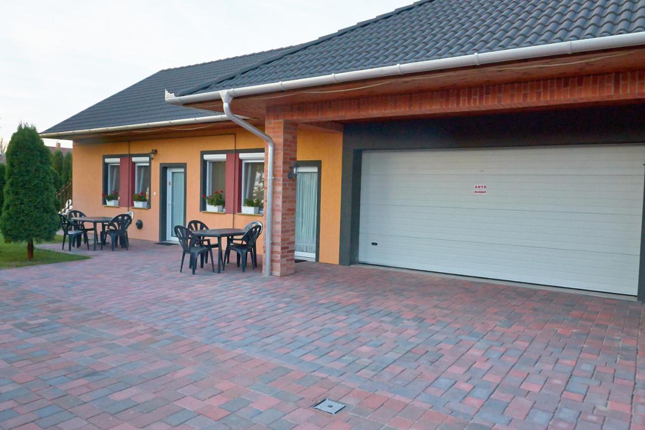 Homokhati Apartman Mórahalom Exterior foto