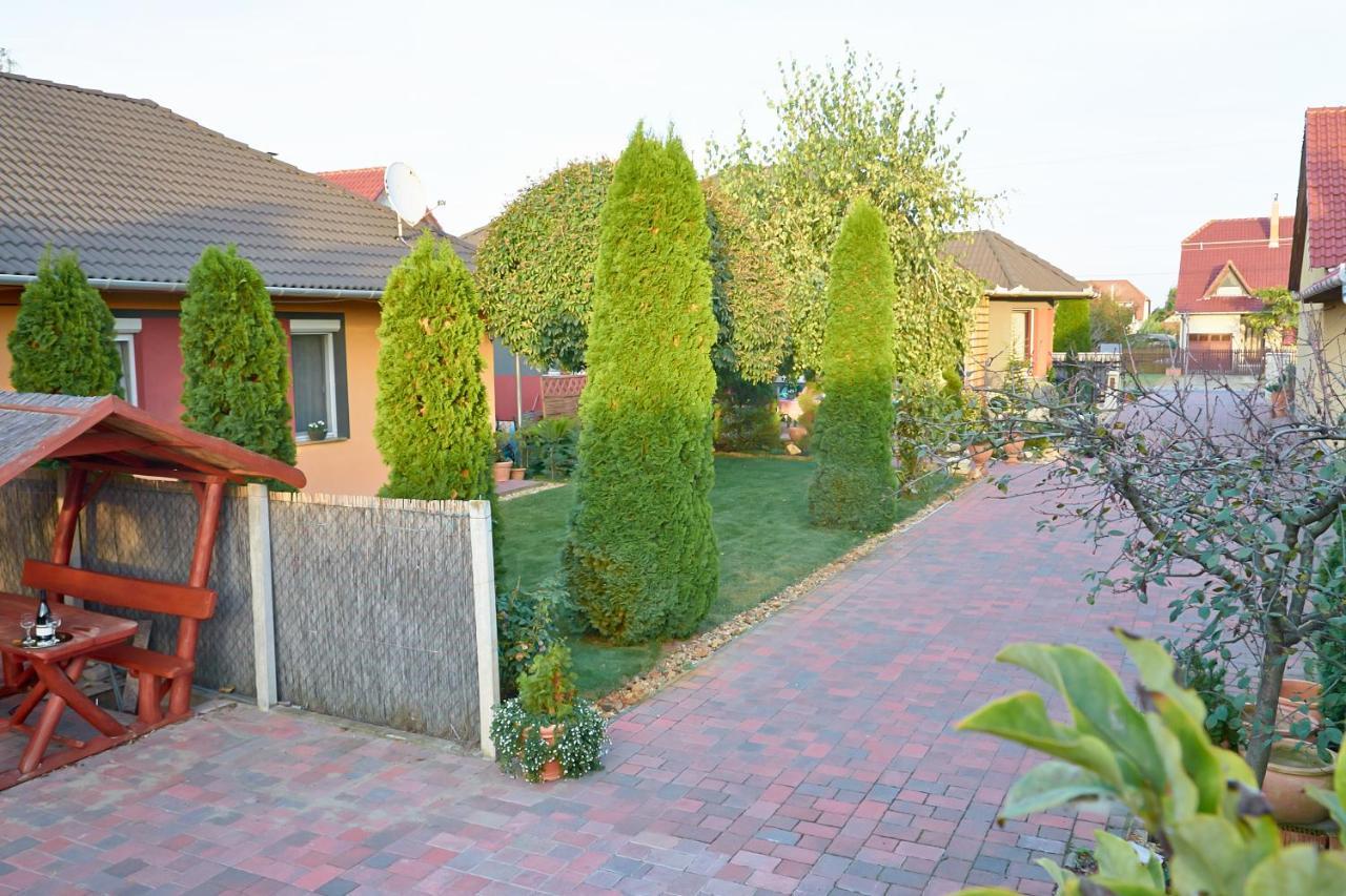Homokhati Apartman Mórahalom Exterior foto